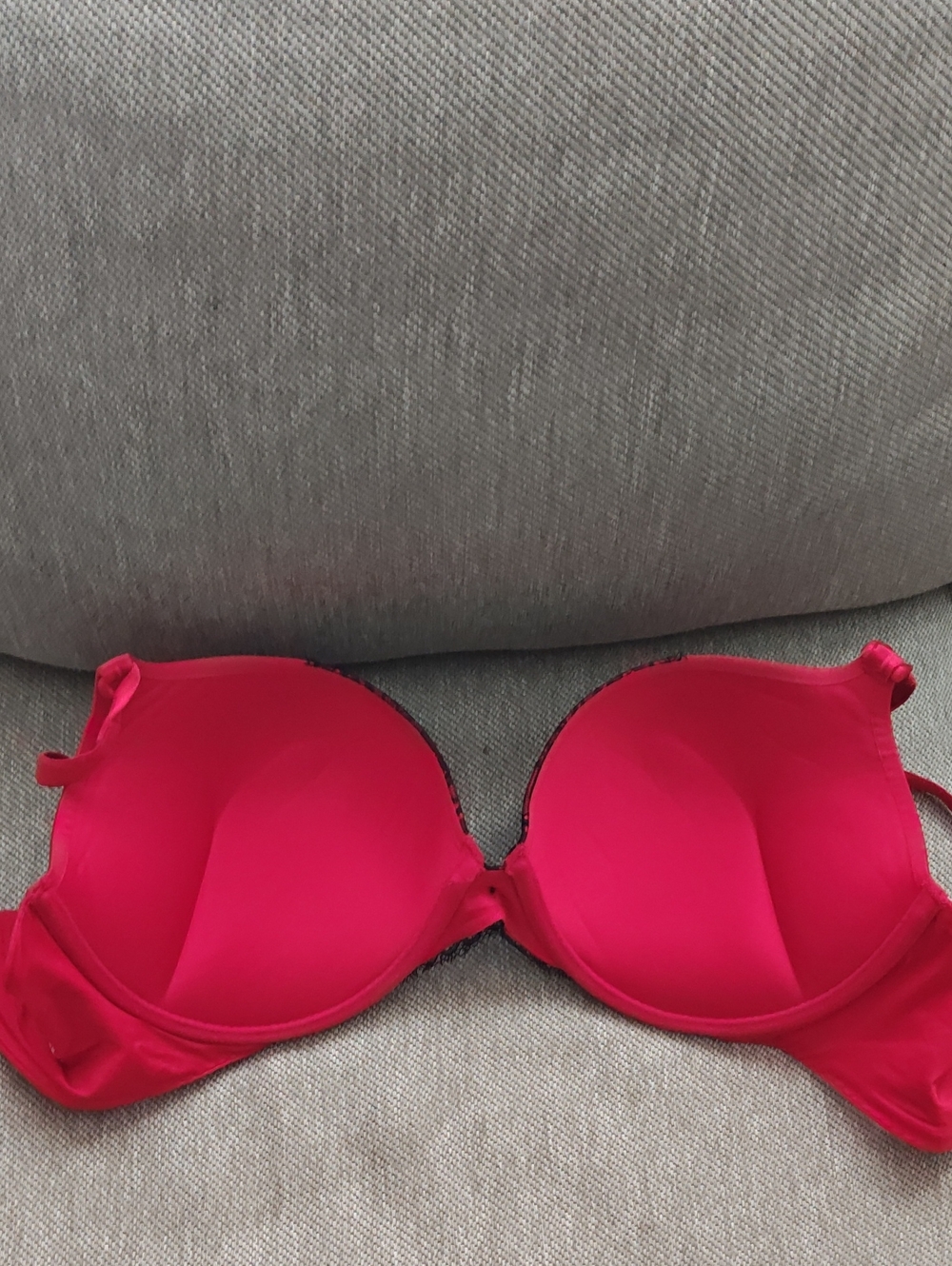 Bombshell Bra 38D - Picture 2 of 3